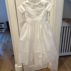 1st Communion or Flower Girl Dress Gently Used size 7